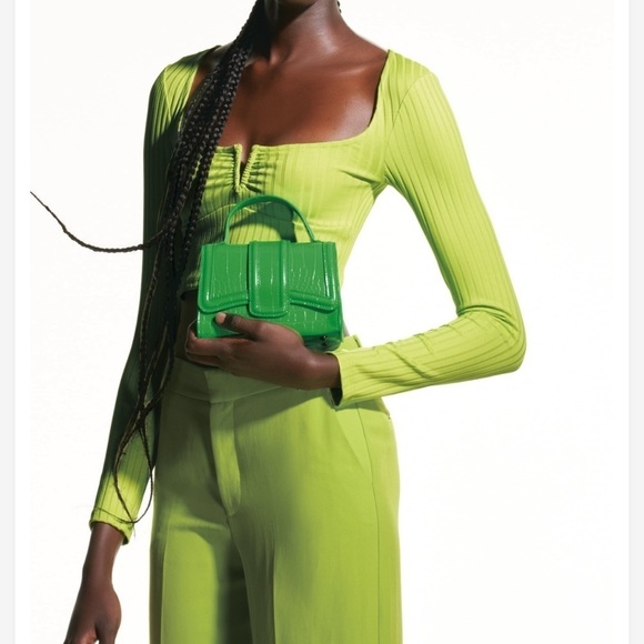 Zara RIB CROP TOP
LIME GREEN​ - Picture 4 of 4